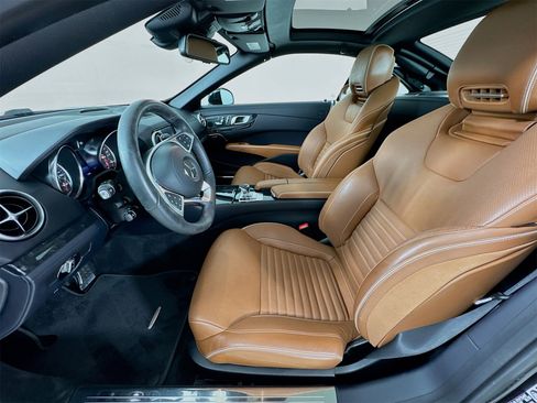 Used 2020 Mercedes-Benz SL 550 image 23