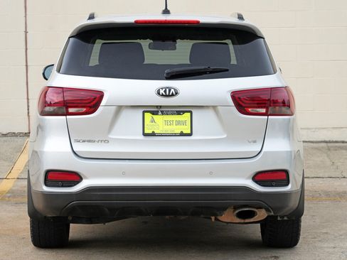 Used 2020 Kia Sorento S FWD image 47