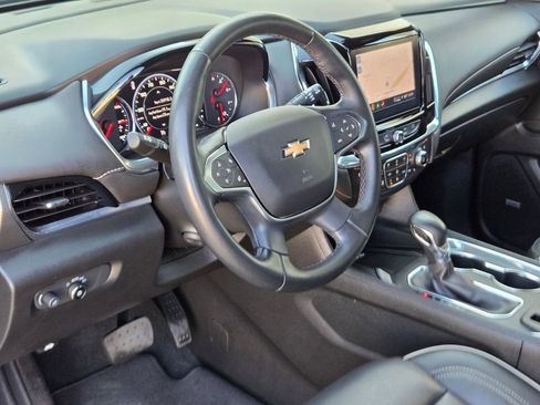 Used 2023 Chevrolet Traverse Premier image 10