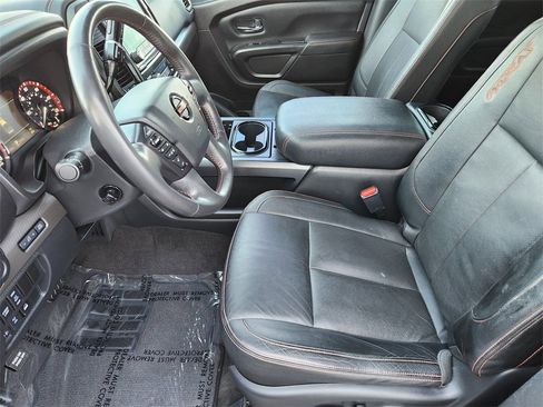 Used 2021 Nissan Titan PRO-4X w/ Pro-4x Convenience Package image 9