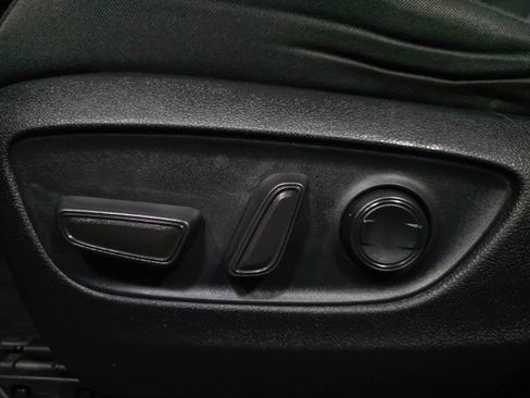 Used 2020 Toyota RAV4 XLE w/ Convenience Package image 29