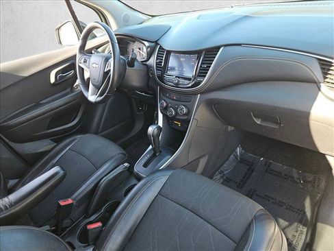 Used 2022 Chevrolet Trax LT w/ Redline Edition AWD/4WD image 22