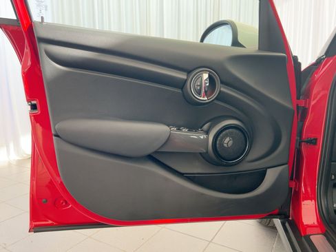 Used 2020 MINI Cooper 4-Door Hardtop image 13