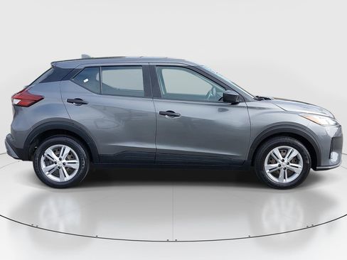 Used 2023 Nissan Kicks S image 4