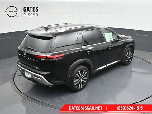 Used 2025 Nissan Pathfinder Platinum AWD/4WD image 53