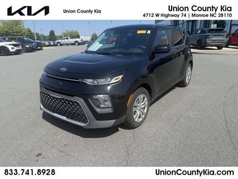Used 2020 Kia Soul LX FWD image 1