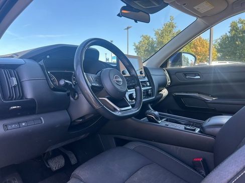 Used 2022 Nissan Pathfinder SV image 24