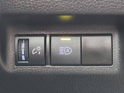 Used 2022 Toyota RAV4 XLE AWD/4WD image 21