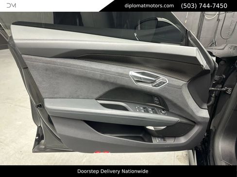 Used 2023 Audi RS e-tron GT w/ Carbon Performance Package image 22