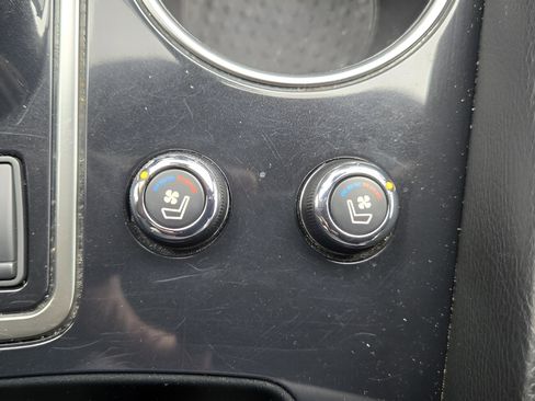 Used 2023 Nissan Maxima SR w/ Sport Mat Group image 22