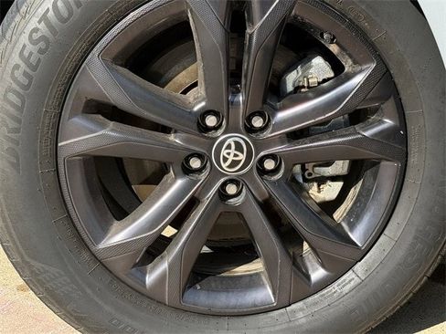 Used 2024 Toyota Sienna XLE Woodland Edition image 10