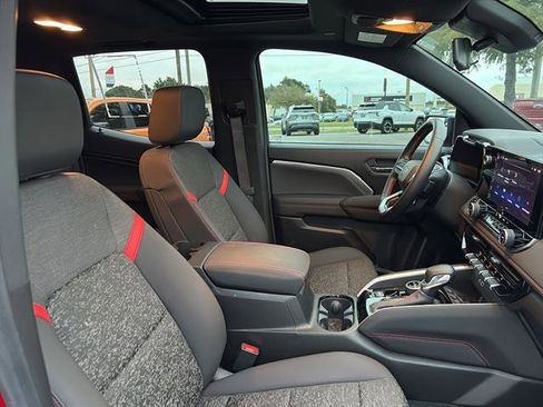 Used 2023 Chevrolet Colorado Z71 image 9