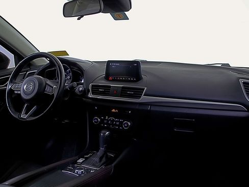Used 2018 MAZDA MAZDA3 Touring image 14