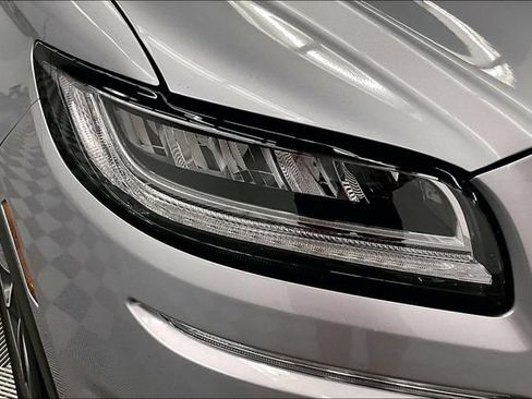 Used 2023 Lincoln Nautilus Reserve AWD/4WD image 34