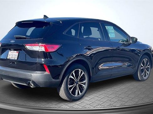 Used 2022 Ford Escape SE w/ SE Sport Appearance Package image 13