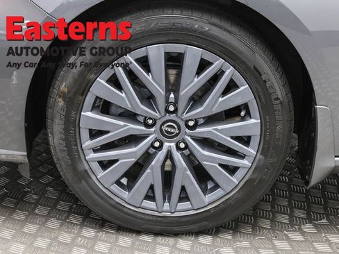 Used 2023 Nissan Altima 2.5 SV FWD image 32
