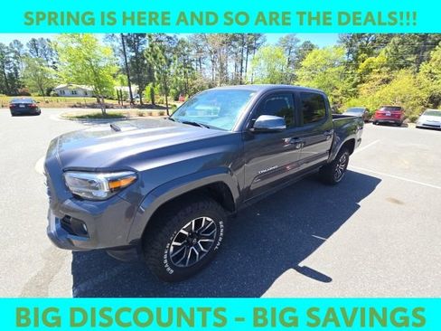 Used 2023 Toyota Tacoma TRD Sport w/ TRD Premium Sport Package image 4