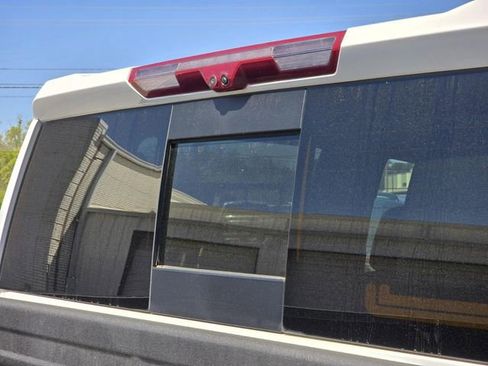 Used 2024 GMC Sierra 1500 AT4 w/ Technology Package image 11