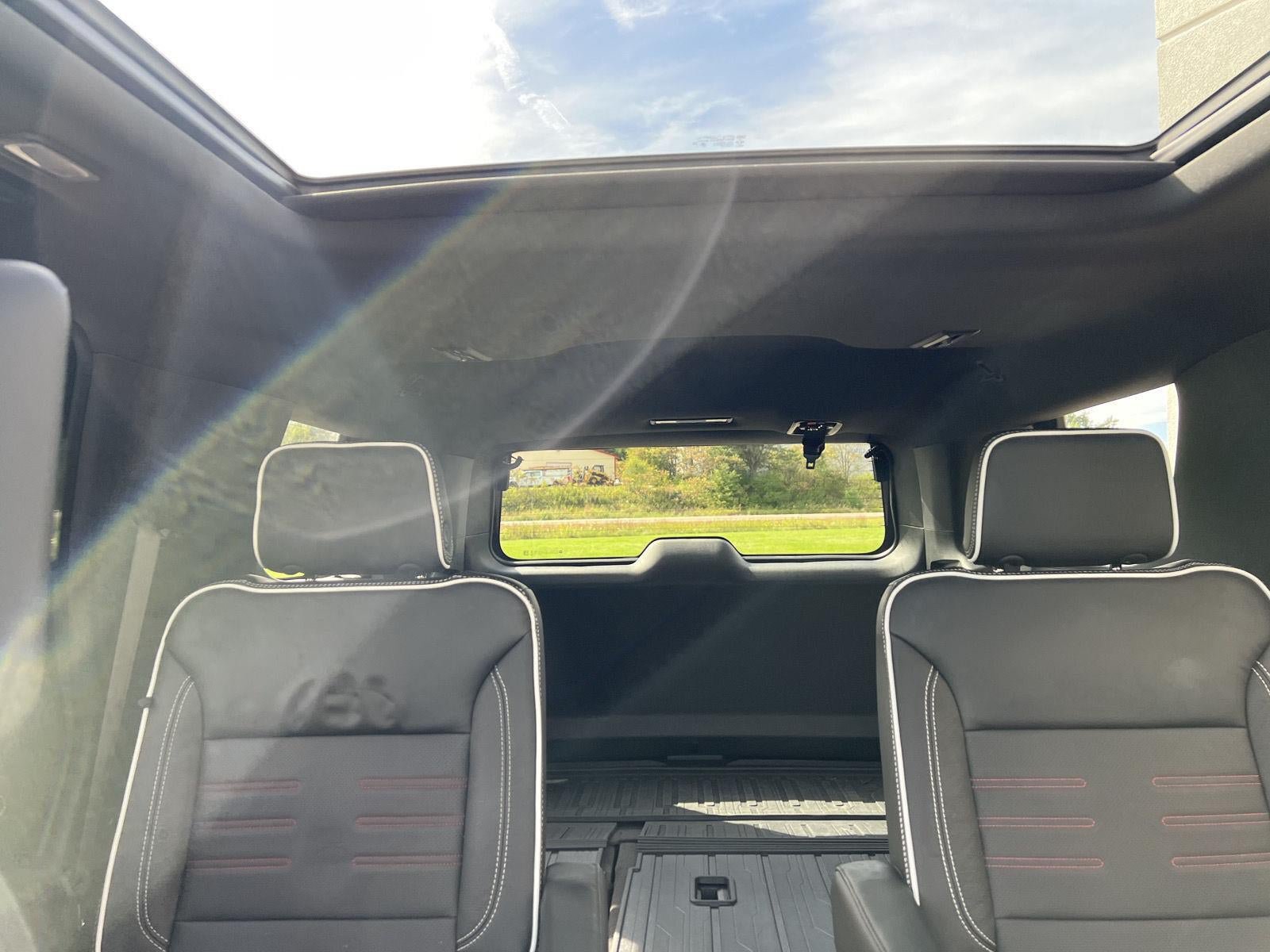 Used 2026 GMC Yukon AT4 Ultimate w/ LPO, Floor Liner Package AWD/4WD image 27