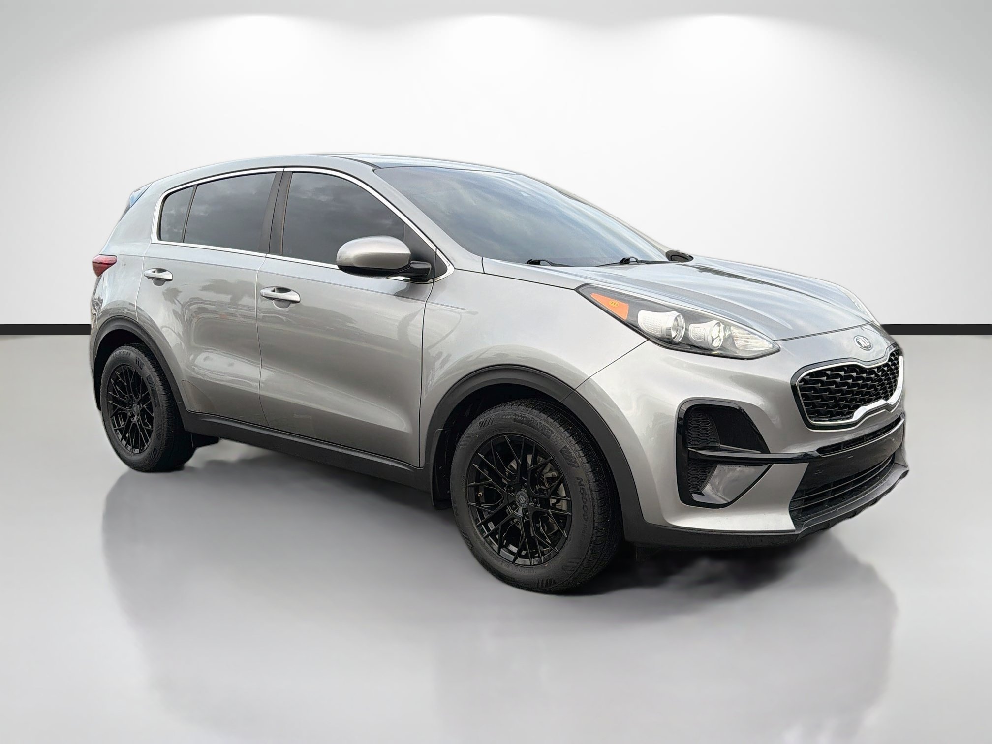 Used 2020 Kia Sportage LX FWD image 1