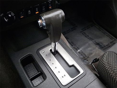 Used 2018 Nissan Frontier PRO-4X image 14