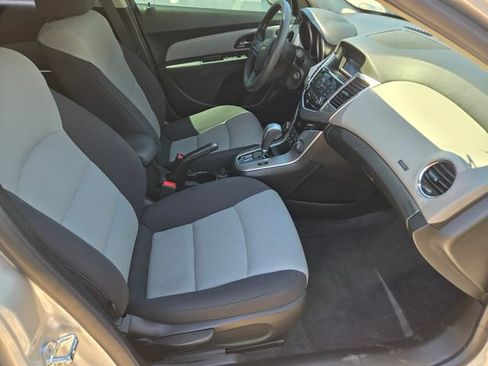Used 2016 Chevrolet Cruze LS FWD image 3