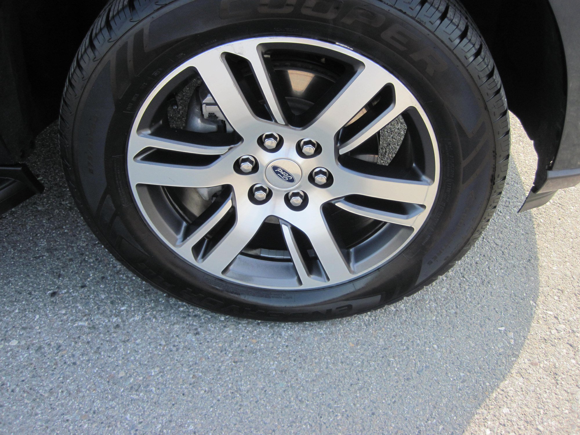 Used 2024 Ford Expedition Max Limited AWD/4WD image 3