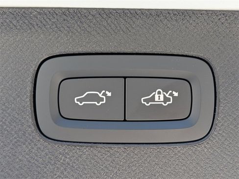 New 2026 Volvo XC90 T8 Ultra w/ Protection Package Premier image 23