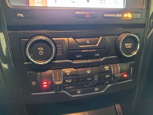 Used 2017 Ford Explorer XLT w/ Equipment Group 202A image 38