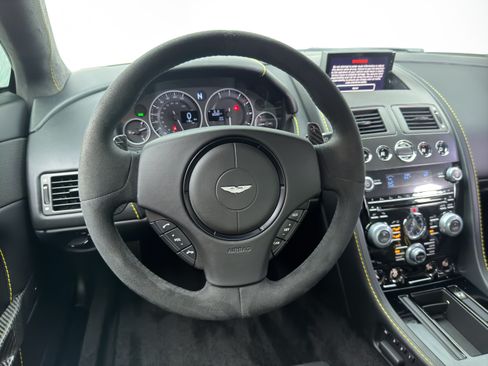 Used 2015 Aston Martin V12 Vantage S RWD image 19