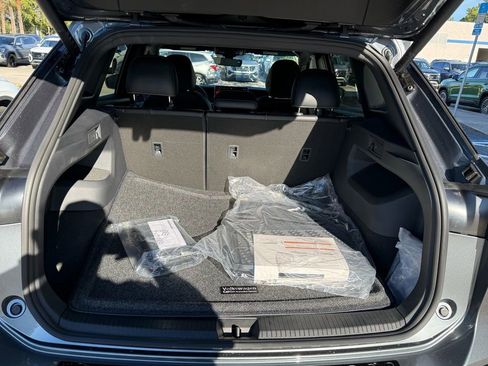 New 2026 Volkswagen Tiguan SE R-Line FWD image 10