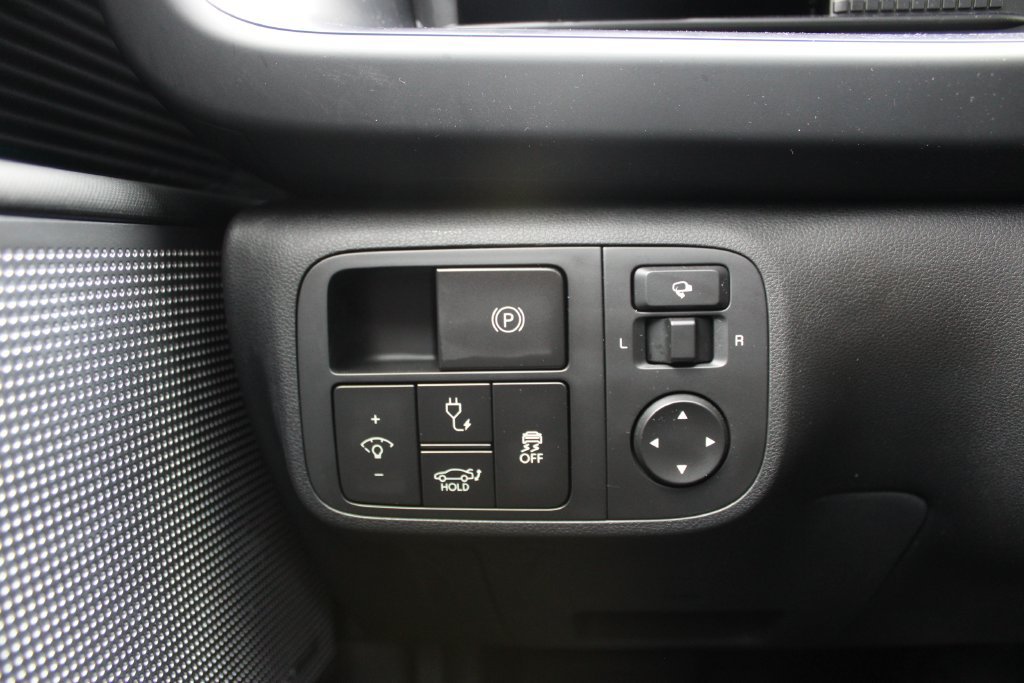 Used 2023 Hyundai Ioniq 6 Limited AWD/4WD image 30