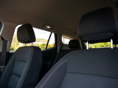 Used 2024 GMC Terrain SLE AWD/4WD image 12