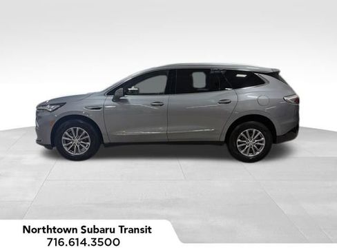 Used 2023 Buick Enclave Essence AWD/4WD image 2