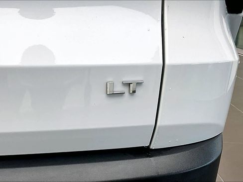 Used 2024 Chevrolet Traverse LT image 18