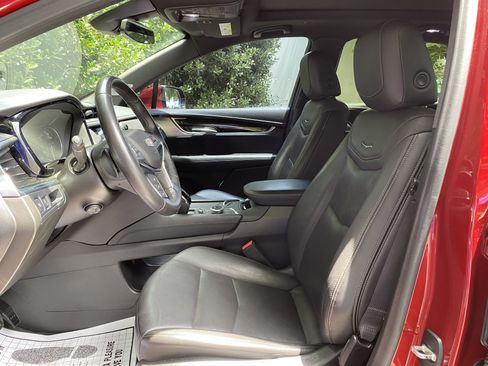 Used 2021 Cadillac XT5 Premium Luxury FWD image 16