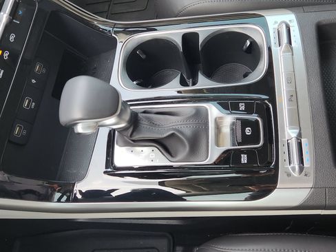 Used 2024 Kia Carnival SX FWD image 22