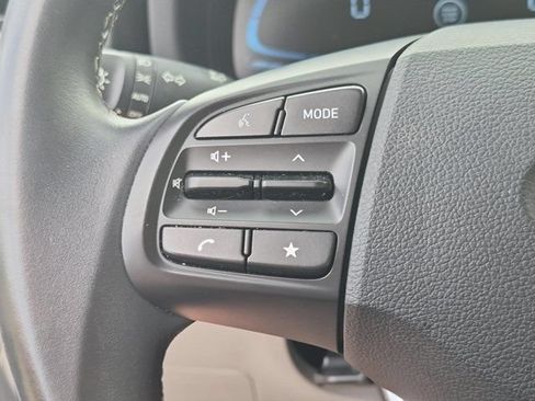 Used 2025 Hyundai Venue SEL FWD image 20