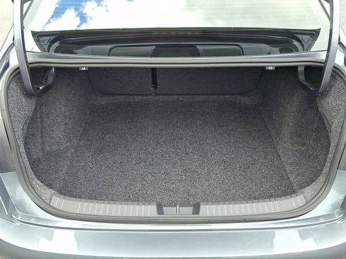 Used 2025 Volkswagen Jetta SE FWD image 30