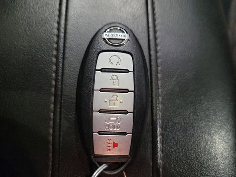 Used 2018 Nissan Rogue SV w/ Premium Package AWD/4WD image 32