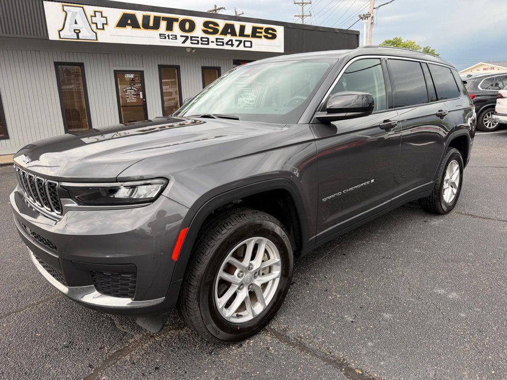 Used 2023 Jeep Grand Cherokee L Laredo AWD/4WD image 2