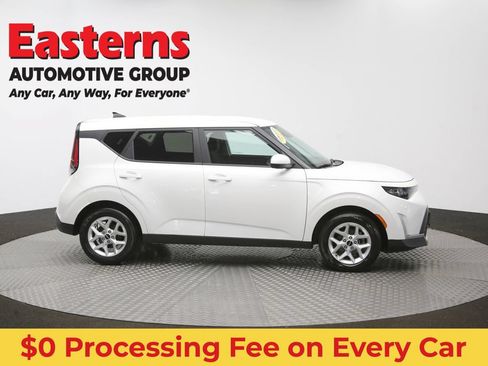 Used 2024 Kia Soul LX w/ Option Group 015 FWD image 43