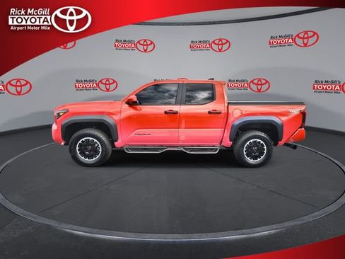 Used 2024 Toyota Tacoma TRD Off-Road AWD/4WD image 5