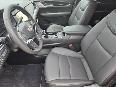 New 2025 Cadillac XT5 Premium Luxury w/ Technology Package image 9