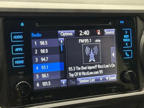 Used 2018 Toyota Tacoma TRD Sport image 31