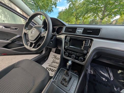 Used 2016 Volkswagen Passat 1.8T S FWD image 13