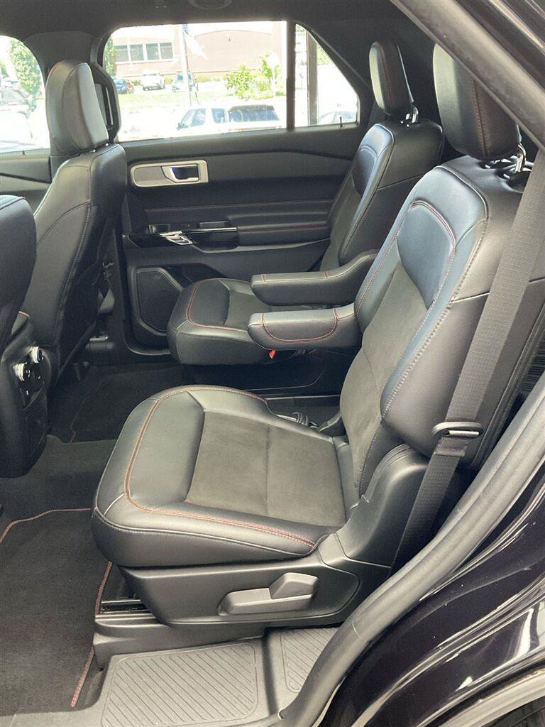 Used 2023 Ford Explorer ST-Line w/ Class IV Trailer Tow Package AWD/4WD image 10