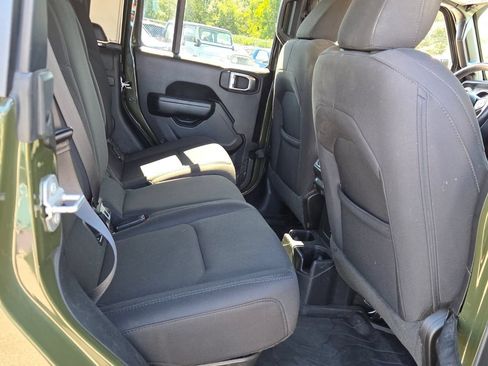 Used 2022 Jeep Gladiator Sport AWD/4WD image 14
