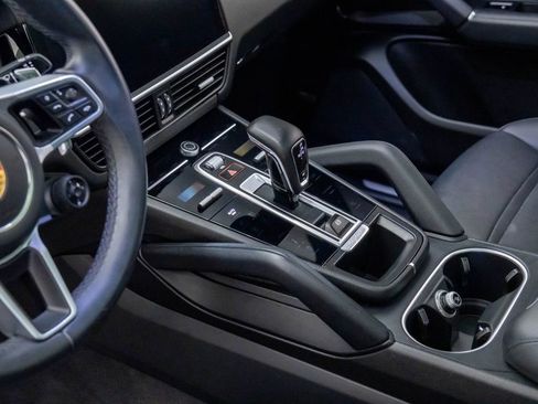 Used 2021 Porsche Cayenne Coupe image 12