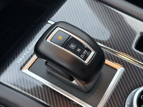 Used 2023 Mitsubishi Outlander SE image 34